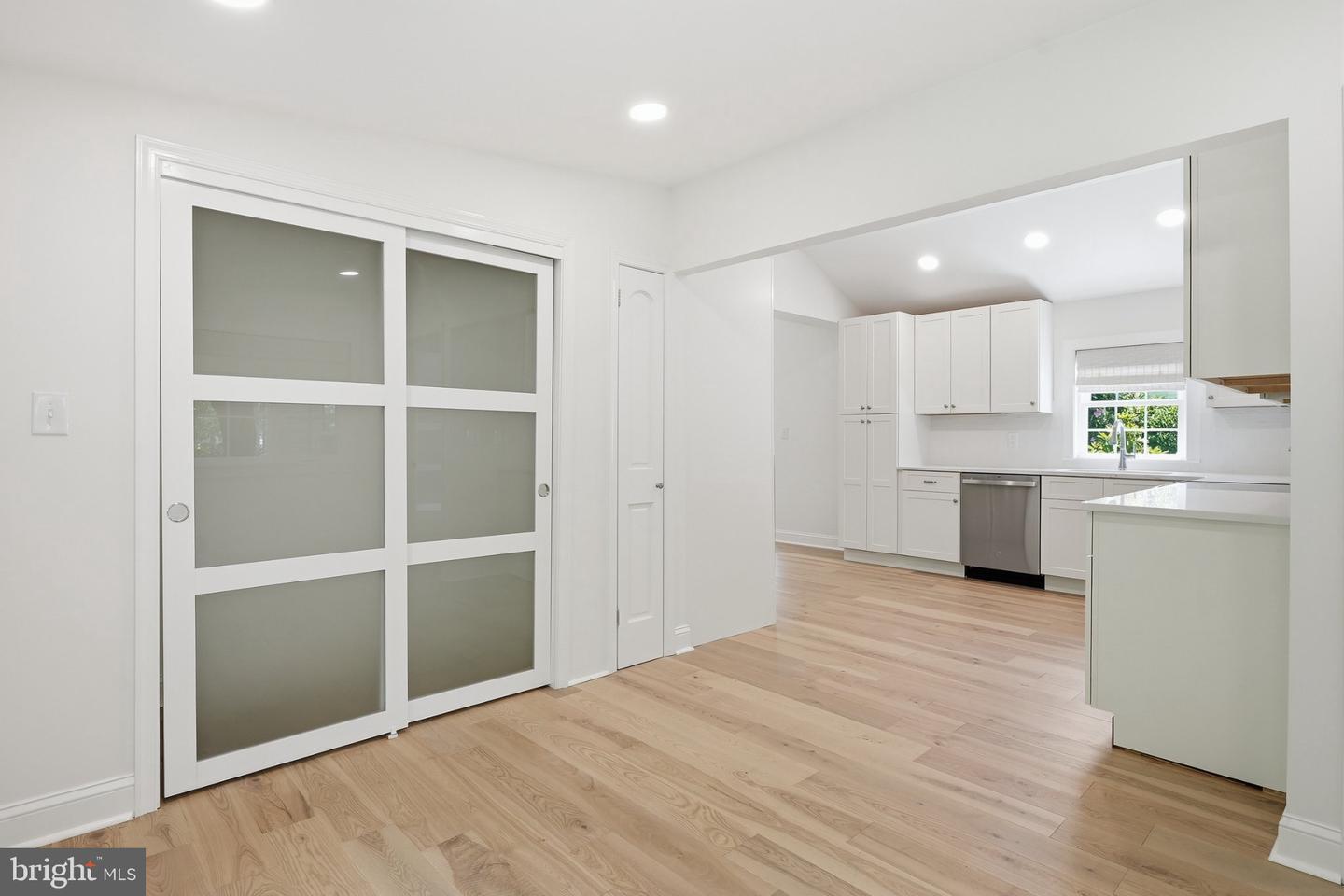 803 New Ln Property Photo 12