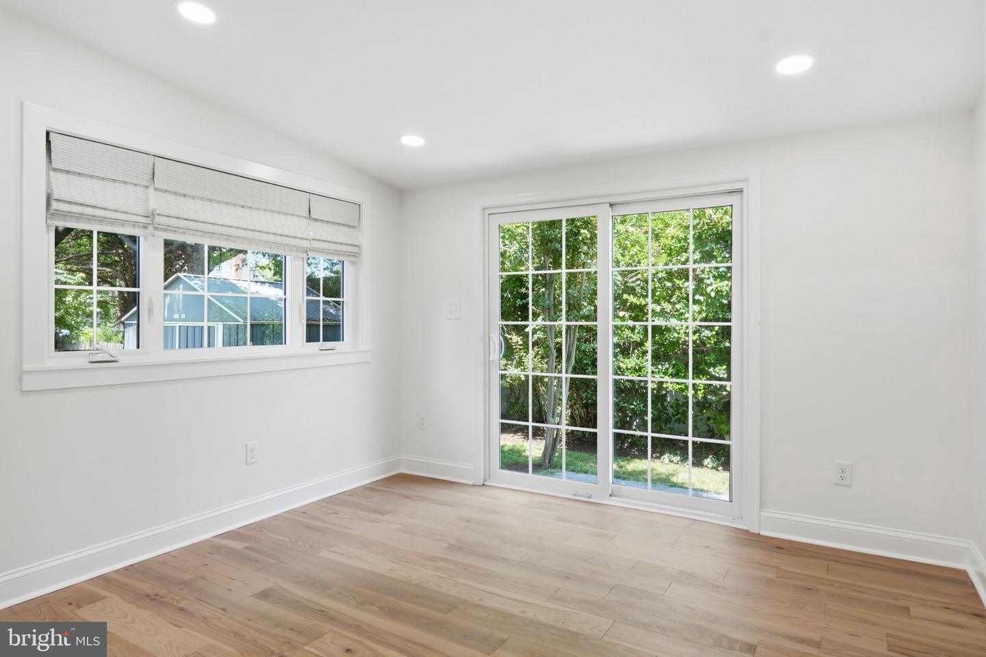 803 New Ln Property Photo 15