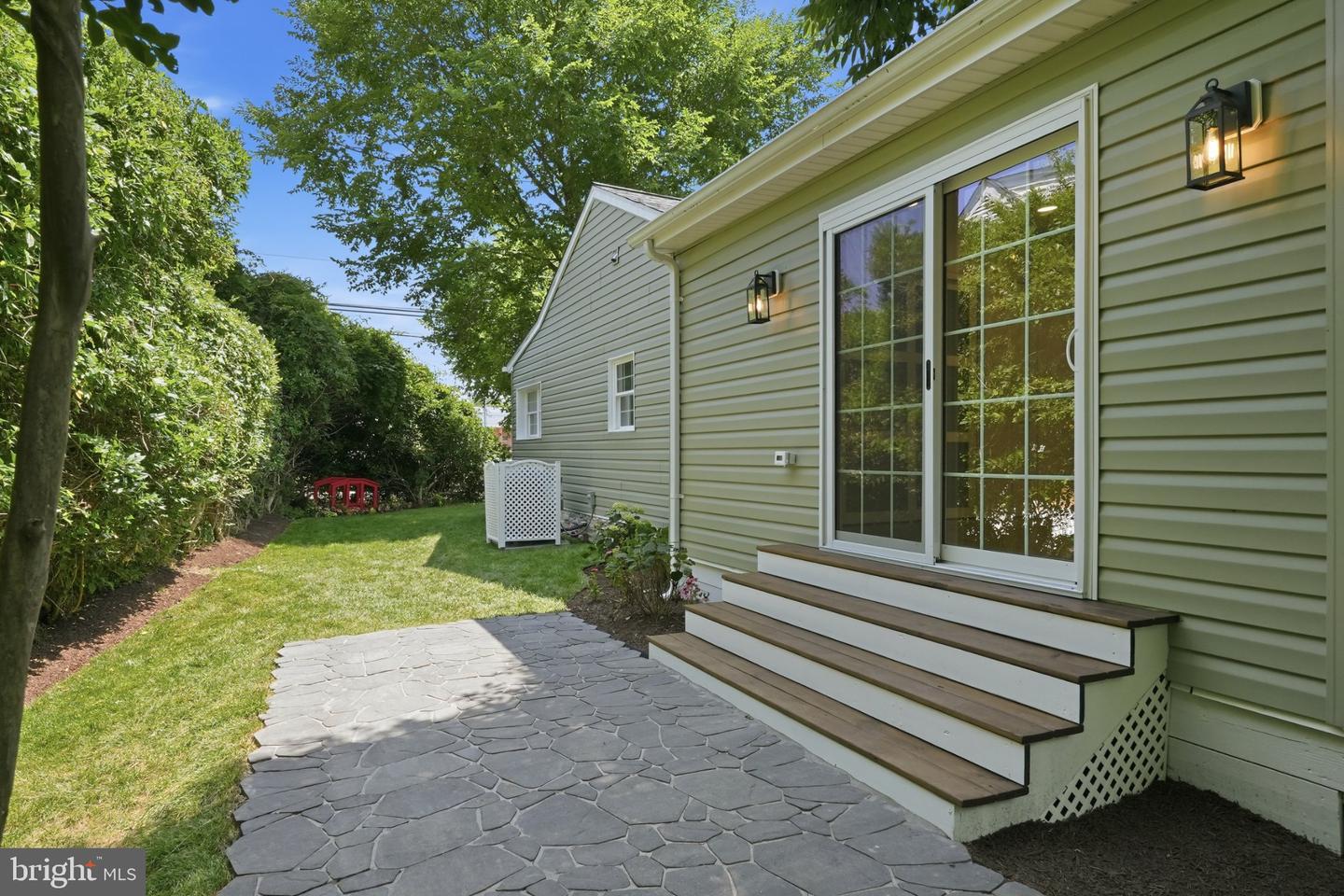803 New Ln Property Photo 36