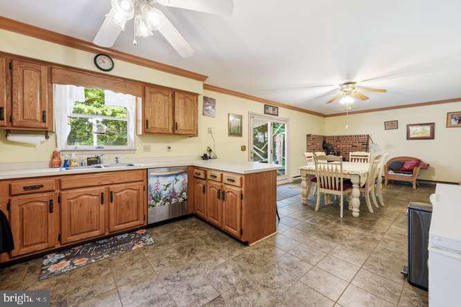 11598 Malvern Ln Property Photo 4