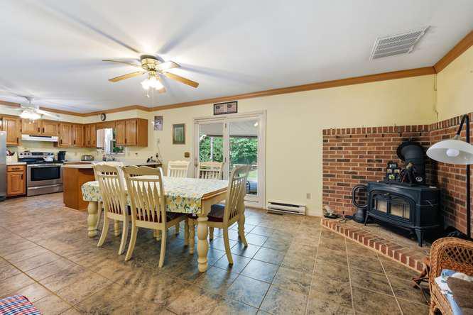 11598 Malvern Ln Property Photo 5