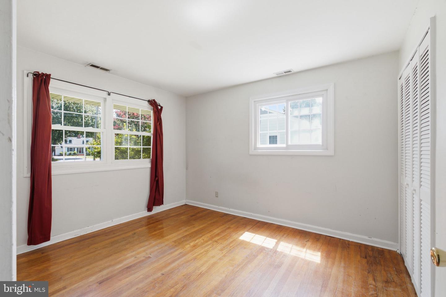 214 Madison Ave Property Photo 8