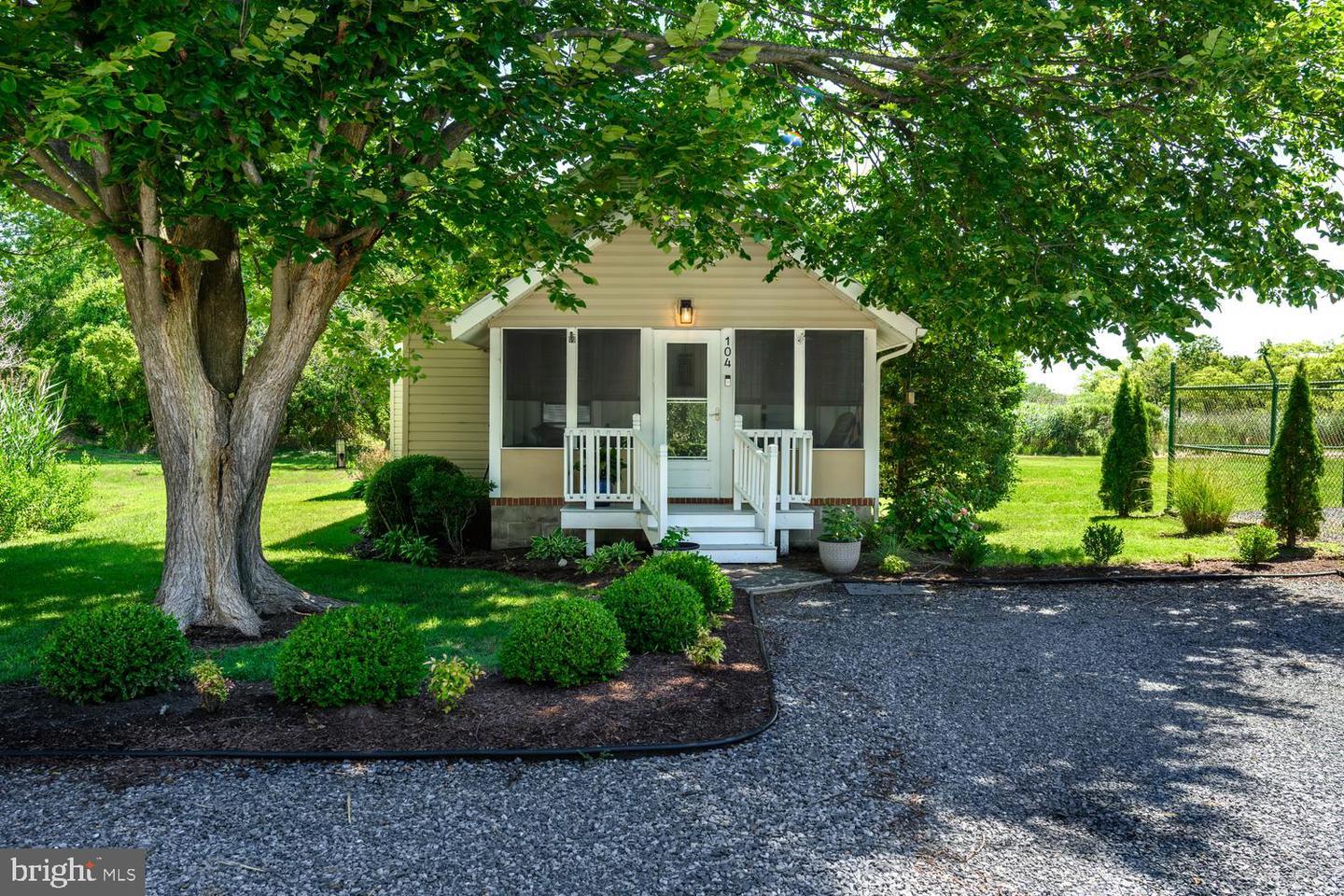 104 Bonfield Ave Property Photo 1