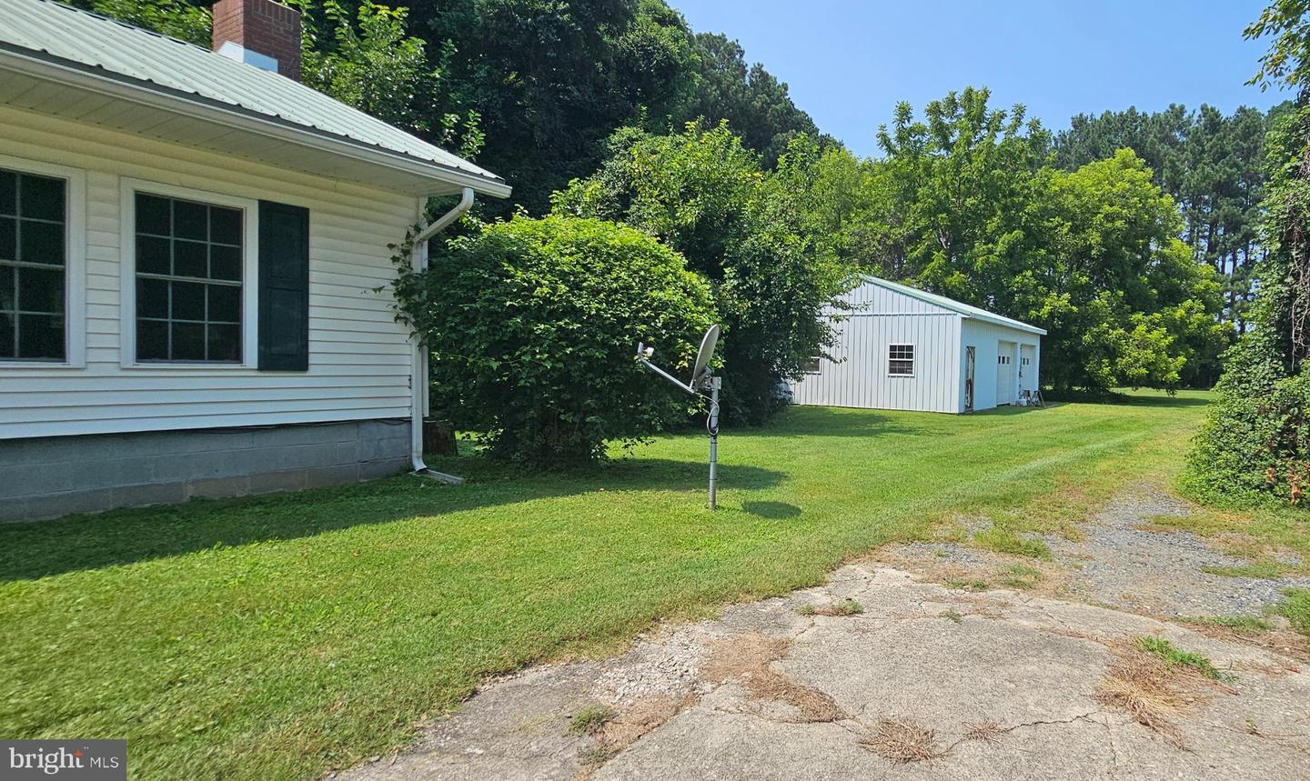8386 Old Bloomfield Rd Property Photo 5