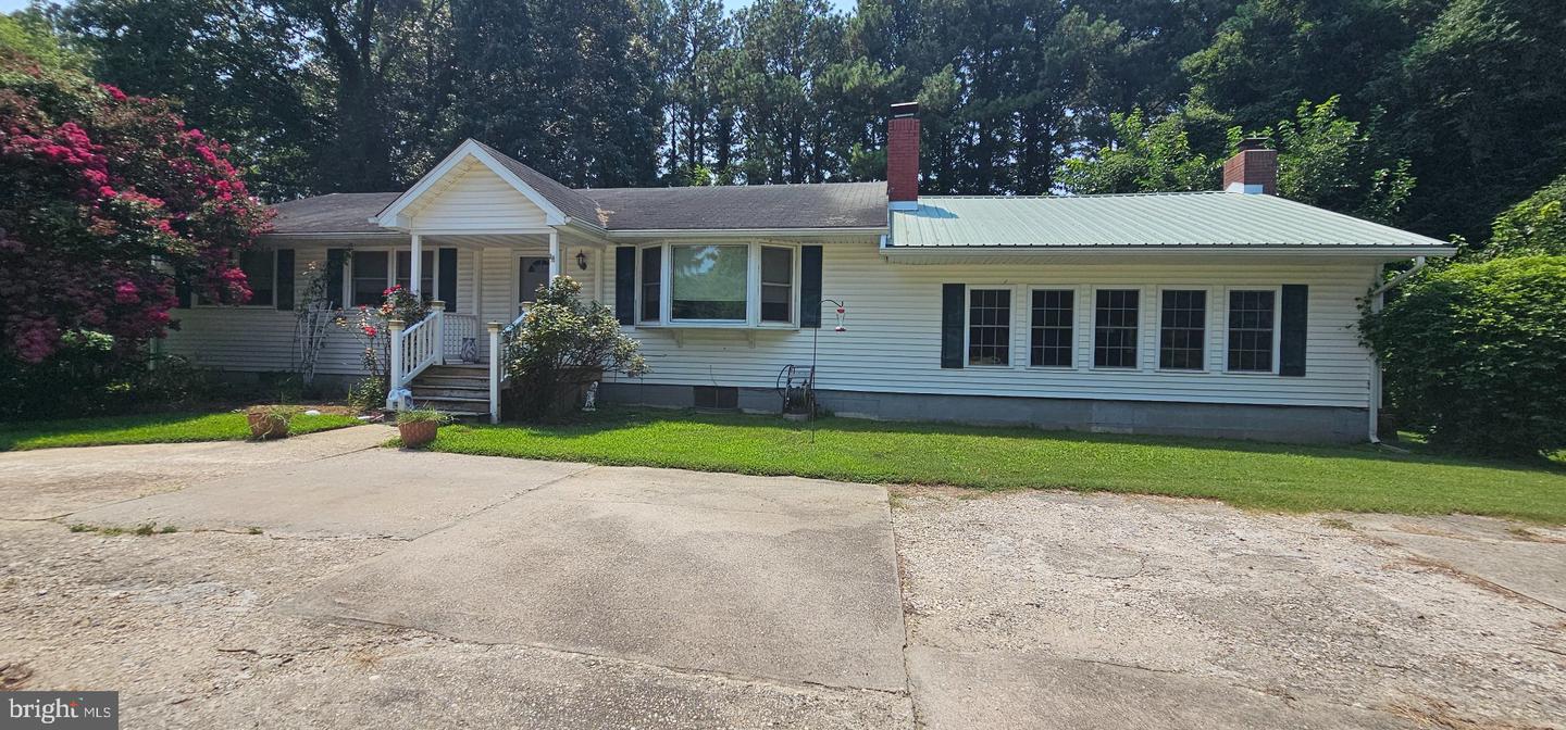 8386 Old Bloomfield Rd Property Photo 6