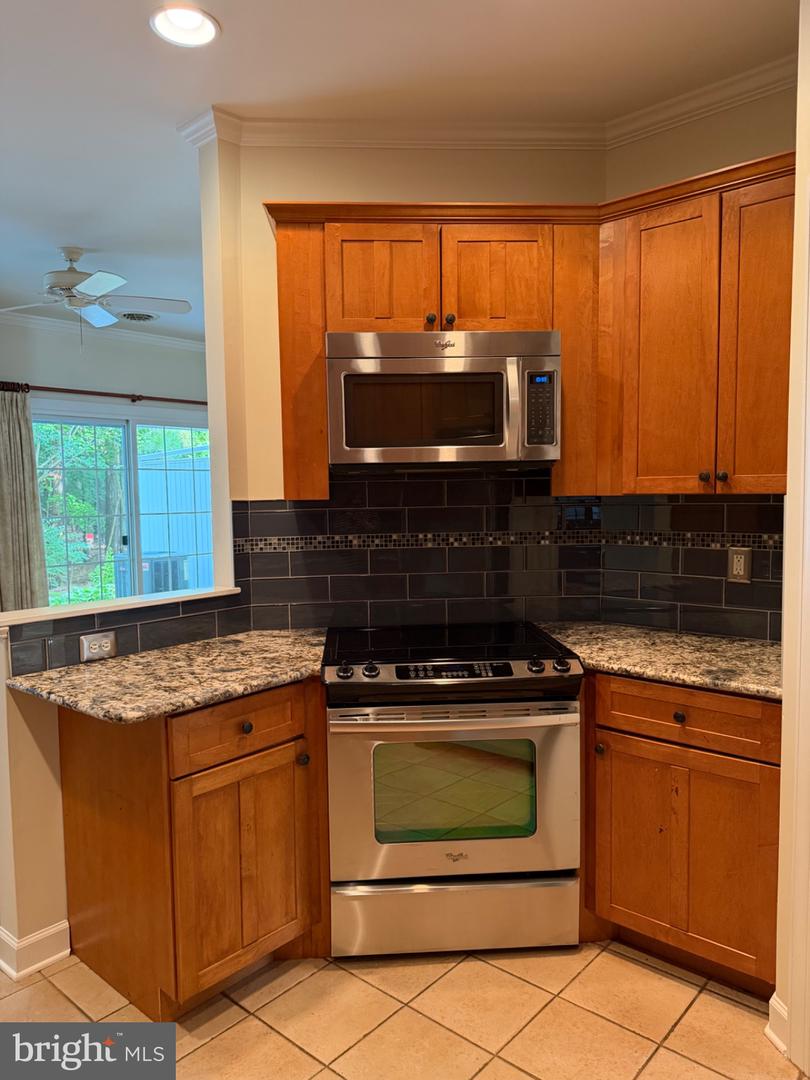 28461 Pinehurst Cir Property Photo 9