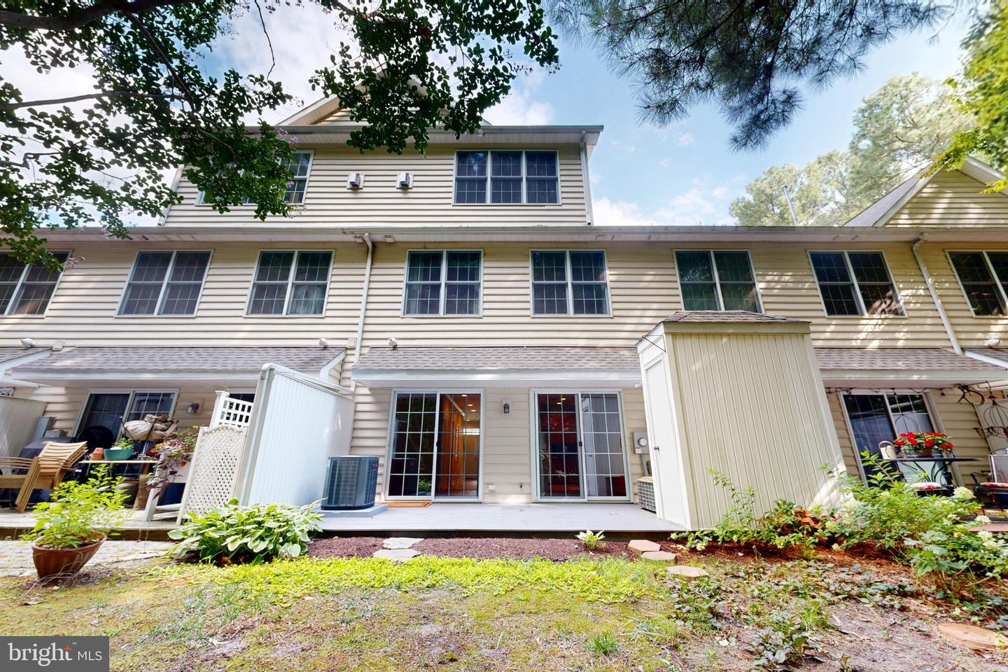 28461 Pinehurst Cir Property Photo 46