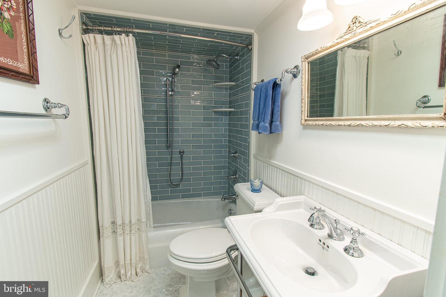 202 E Chestnut St Property Photo 33