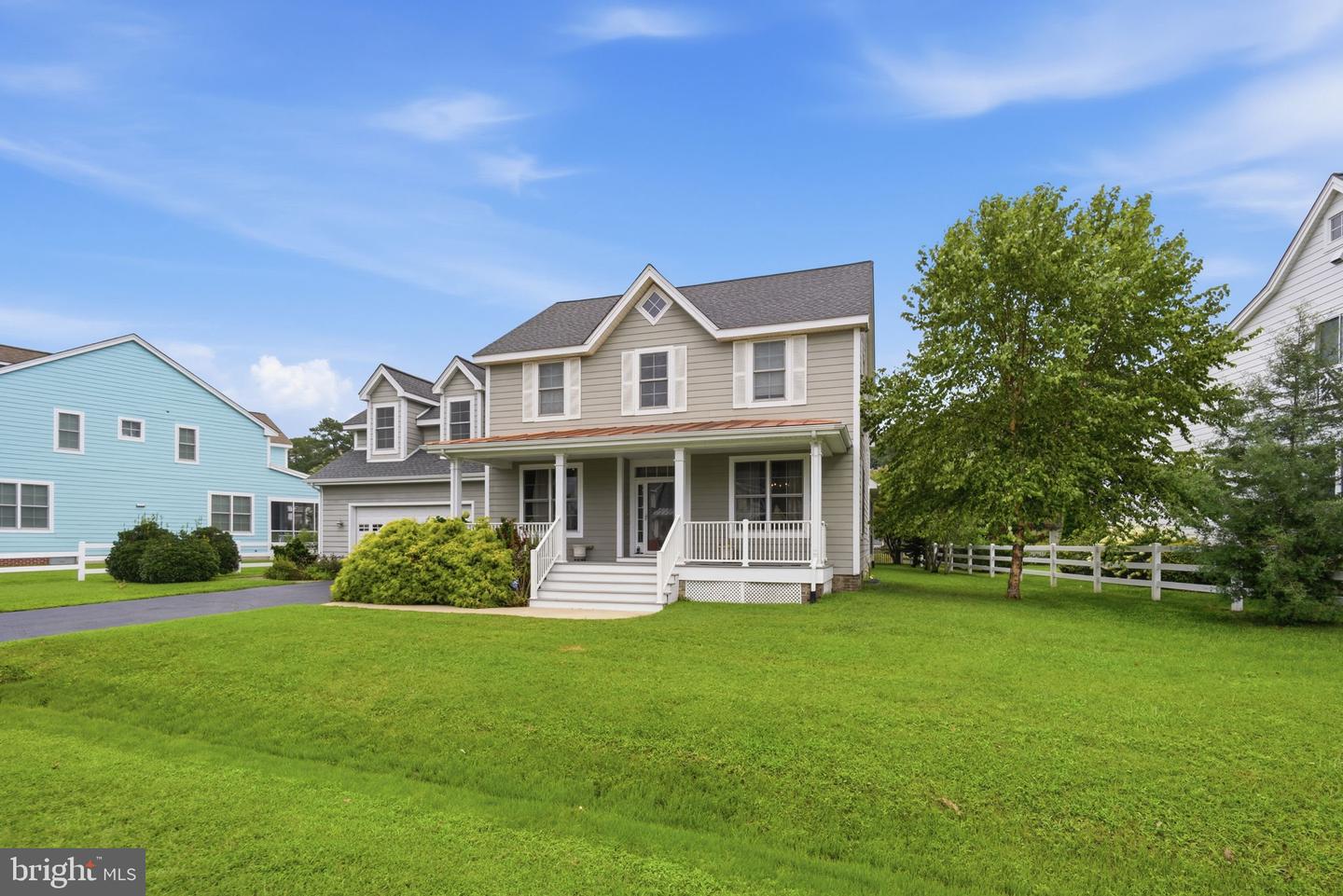7963 Pond Haven Court Property Photo 1