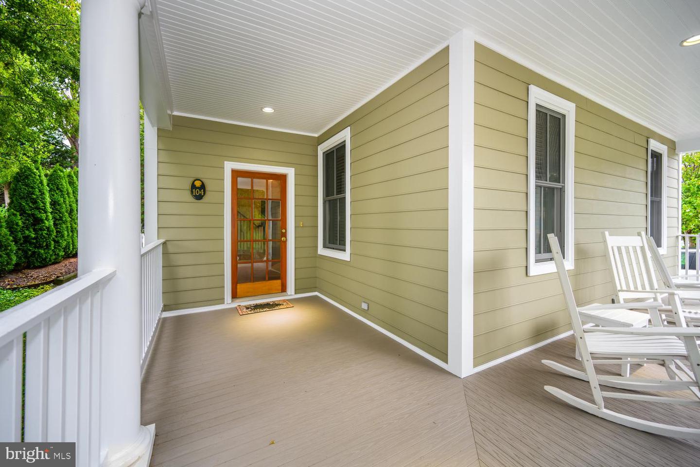 104 Stewart Ave Property Photo 8