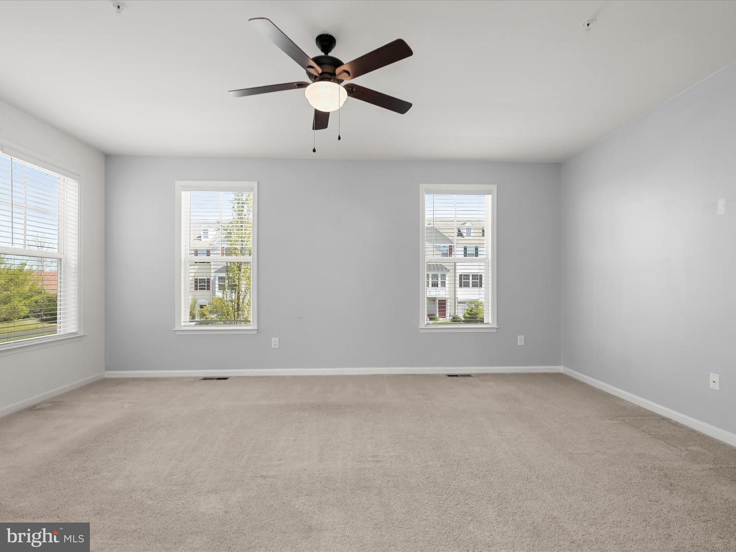 415 Bodkin St Property Photo 6