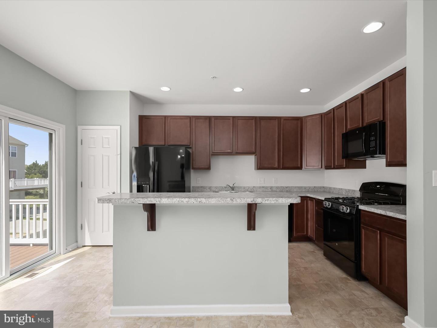415 Bodkin St Property Photo 10