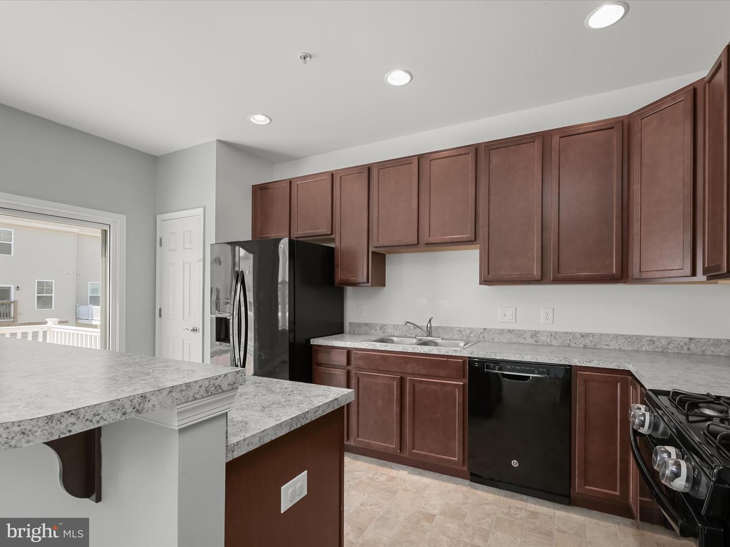 415 Bodkin St Property Photo 11