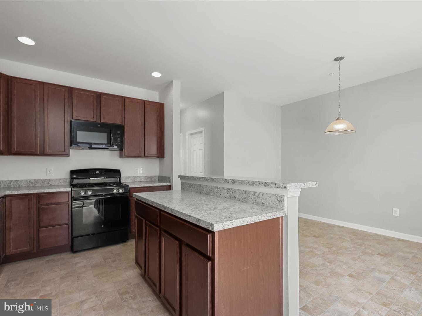 415 Bodkin St Property Photo 13