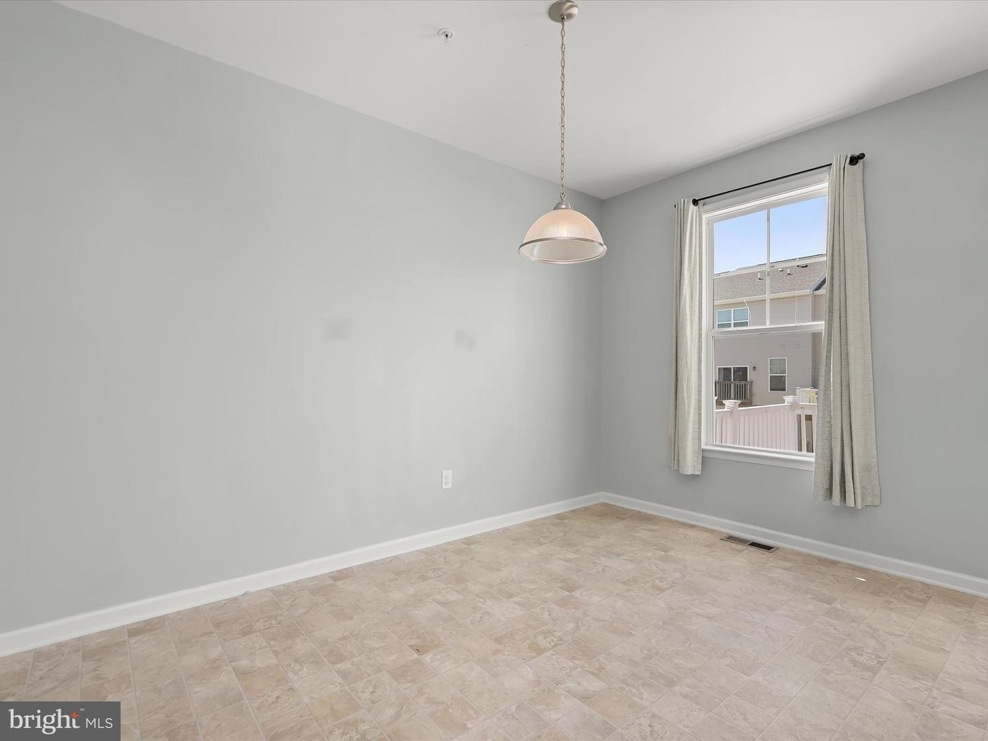 415 Bodkin St Property Photo 14