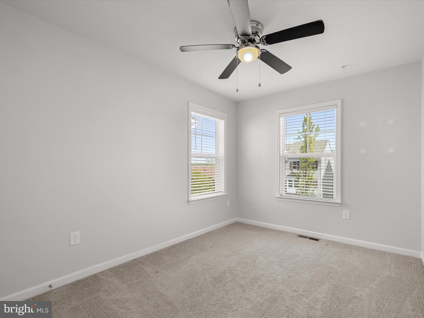 415 Bodkin St Property Photo 24
