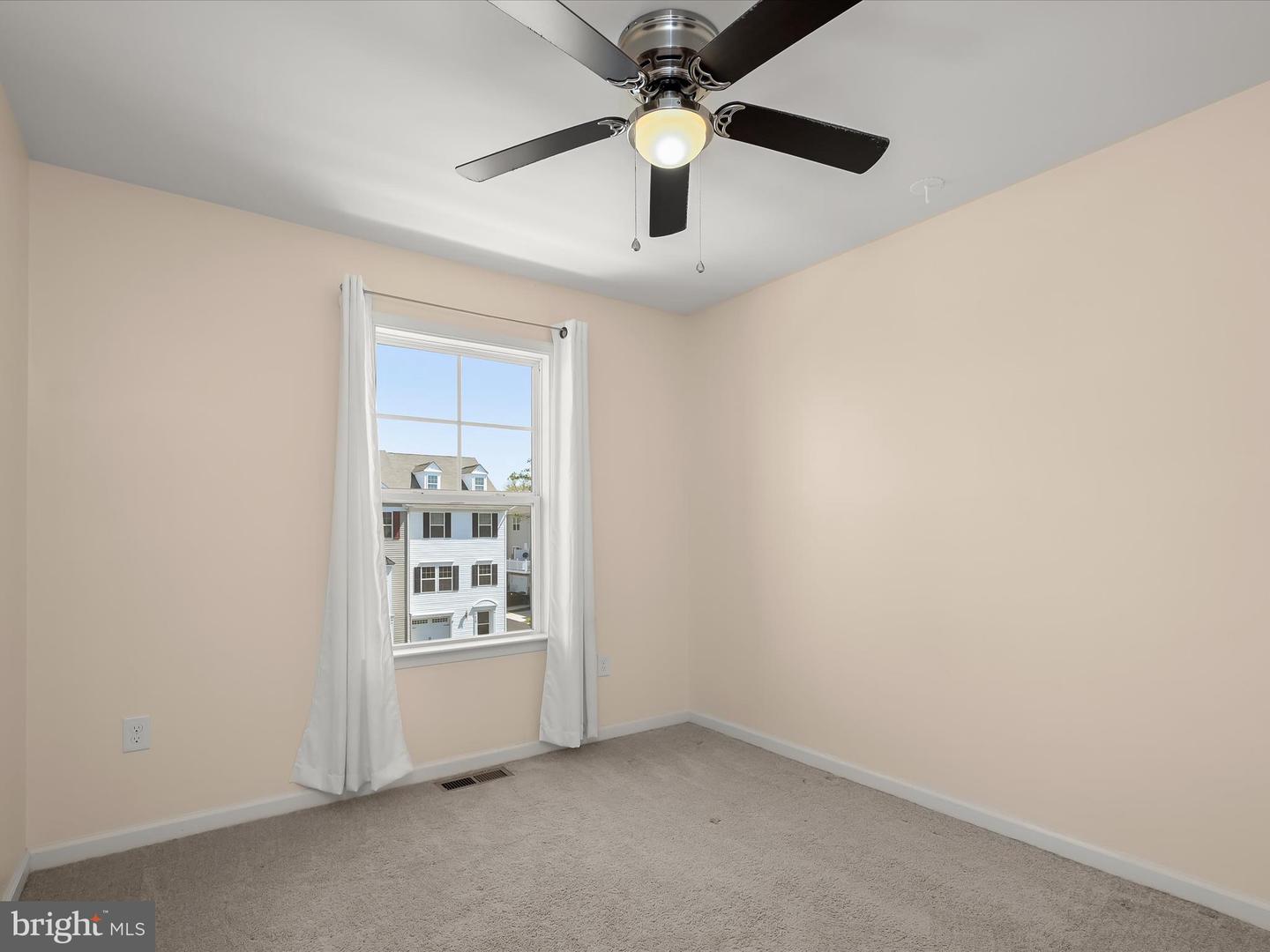 415 Bodkin St Property Photo 25