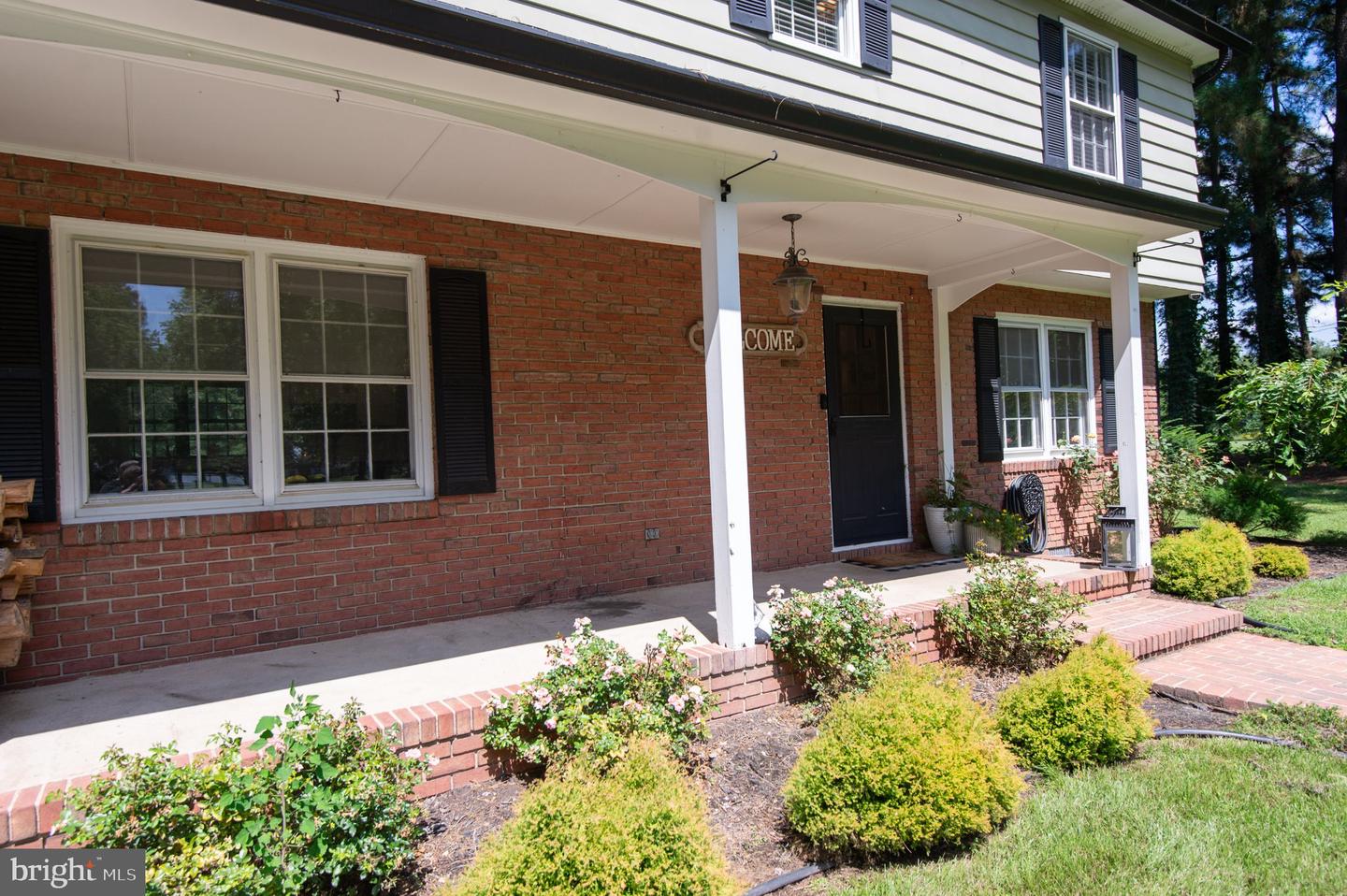 8235 Ingleton Cir Property Photo 6
