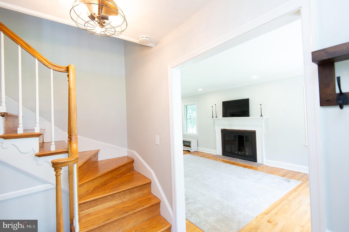 8235 Ingleton Cir Property Photo 9