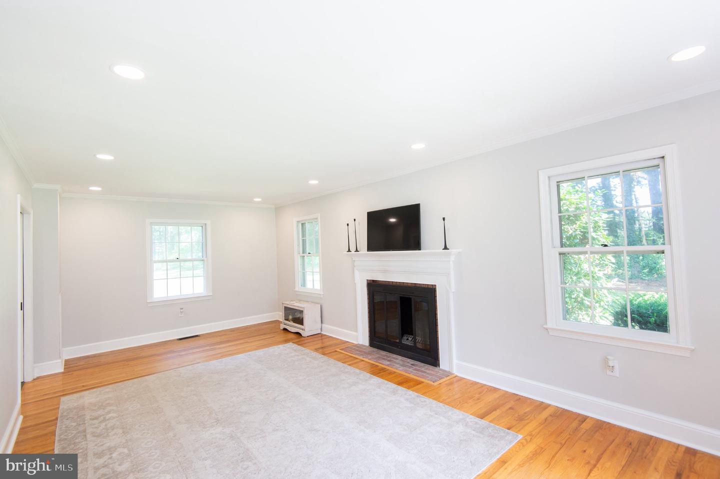 8235 Ingleton Cir Property Photo 11
