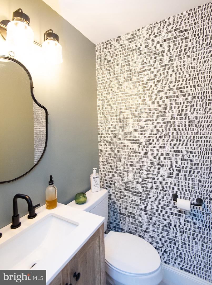 8235 Ingleton Cir Property Photo 16