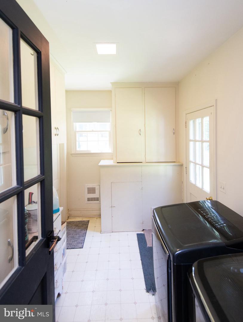8235 Ingleton Cir Property Photo 31