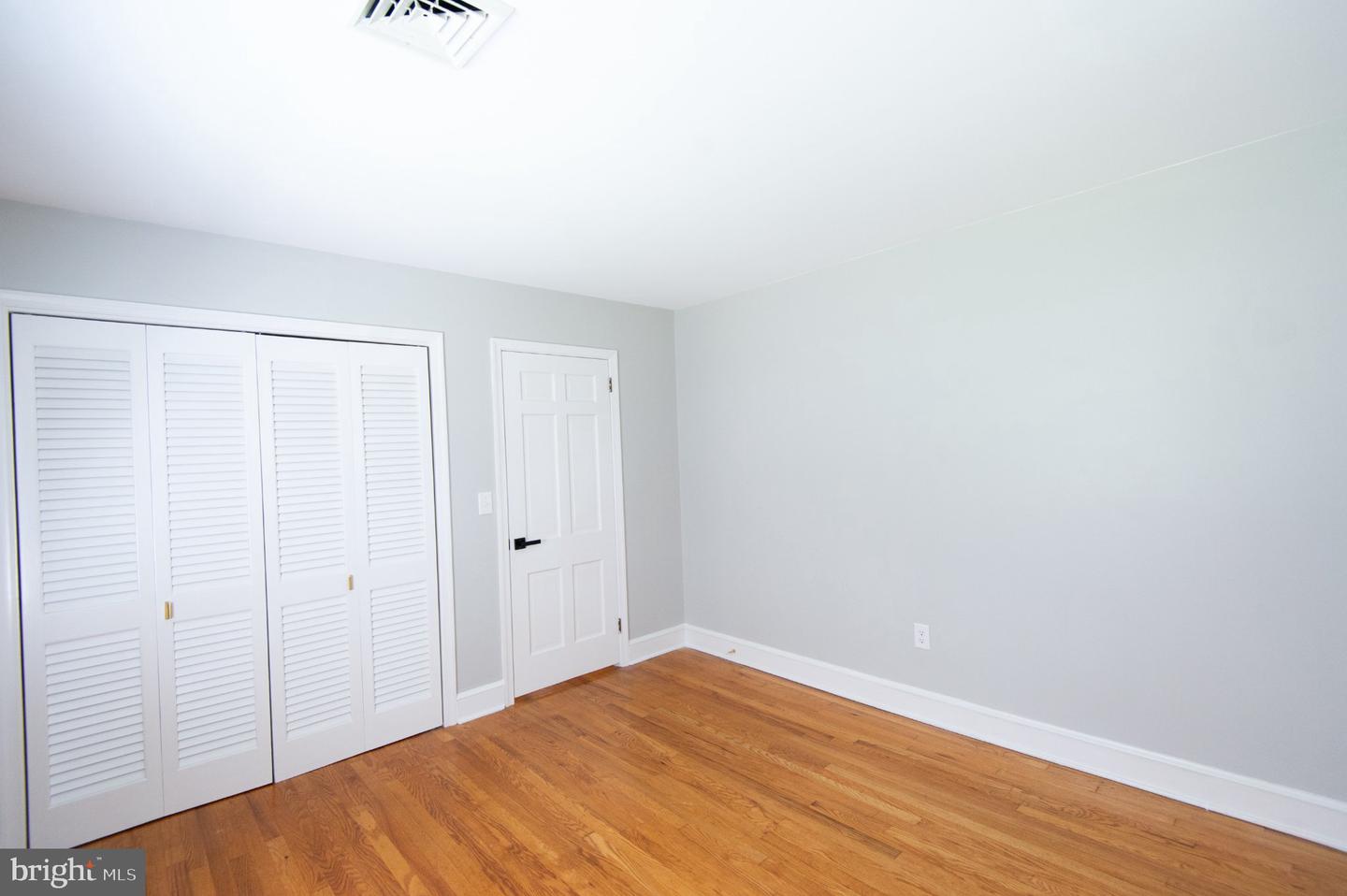 8235 Ingleton Cir Property Photo 39