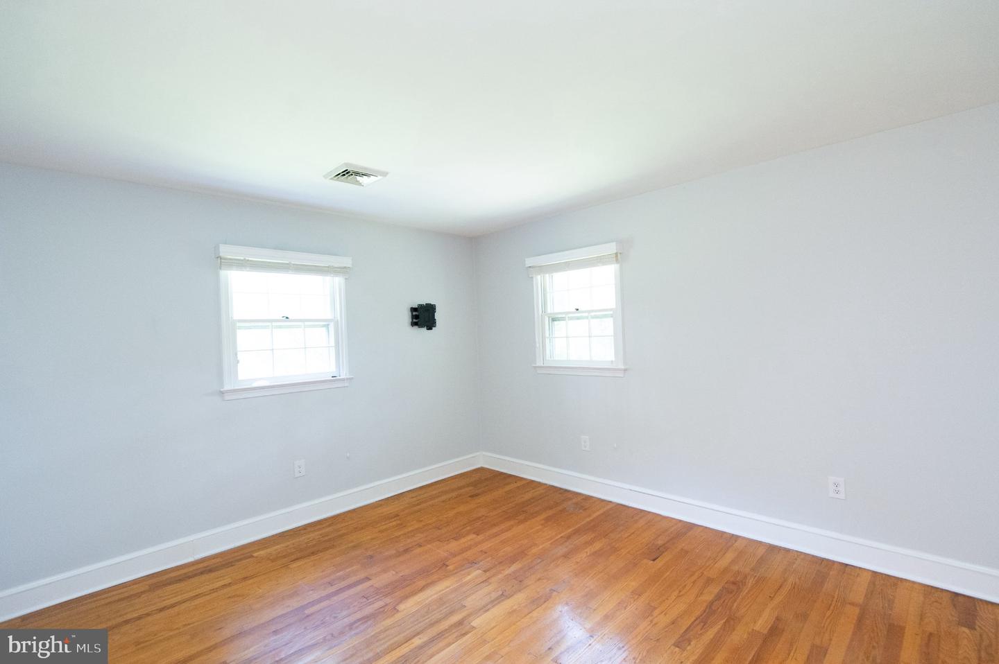 8235 Ingleton Cir Property Photo 44
