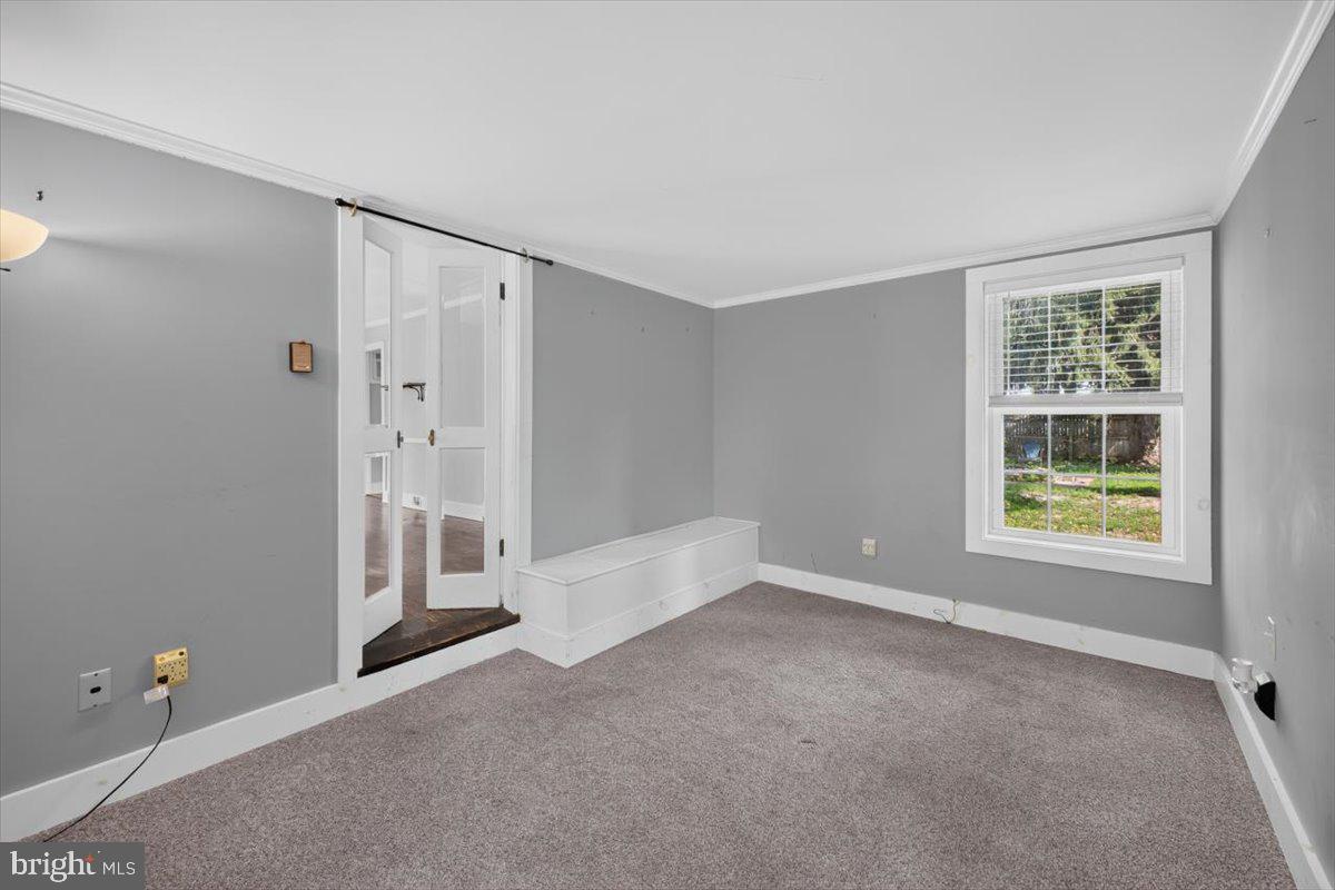 313 Linden Ave Property Photo 7