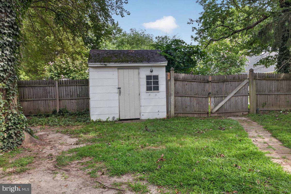 313 Linden Ave Property Photo 30