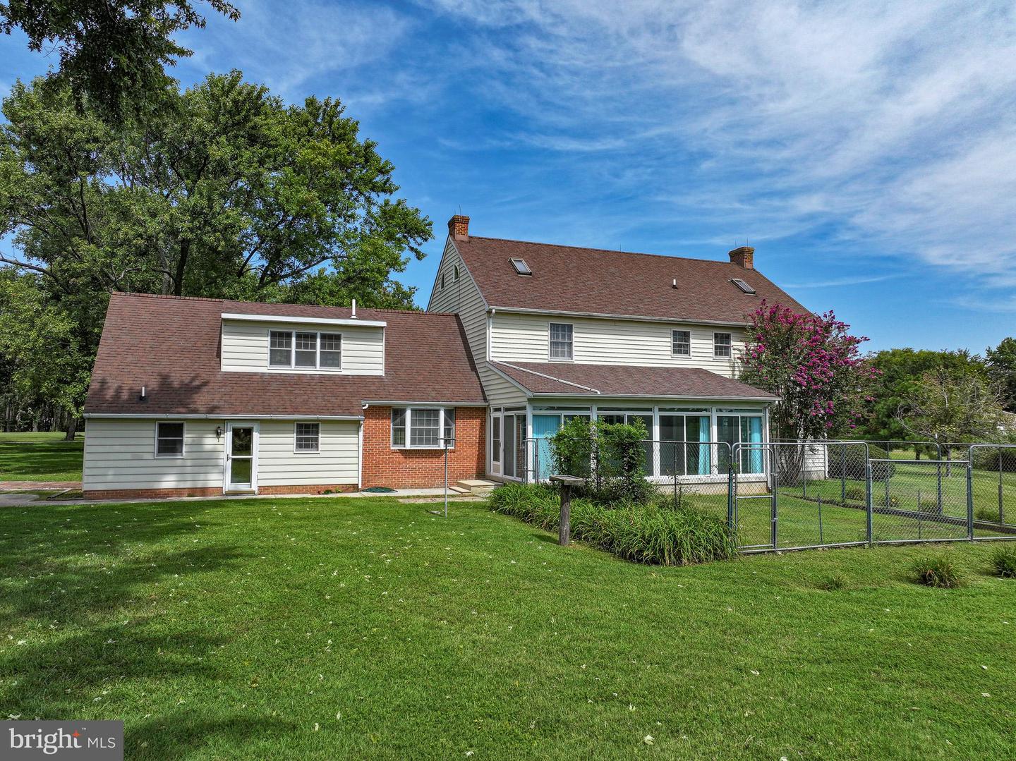 6253 Middle Point Rd Property Photo 4