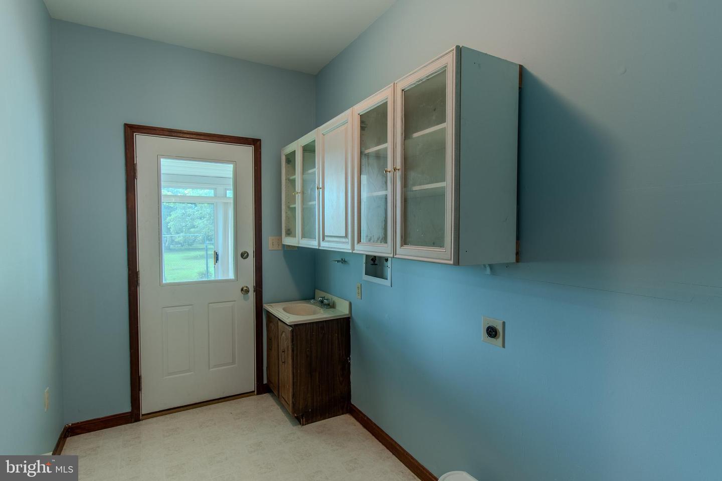6253 Middle Point Rd Property Photo 23