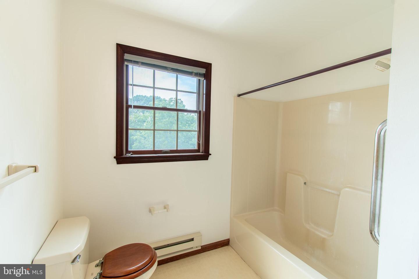 6253 Middle Point Rd Property Photo 32