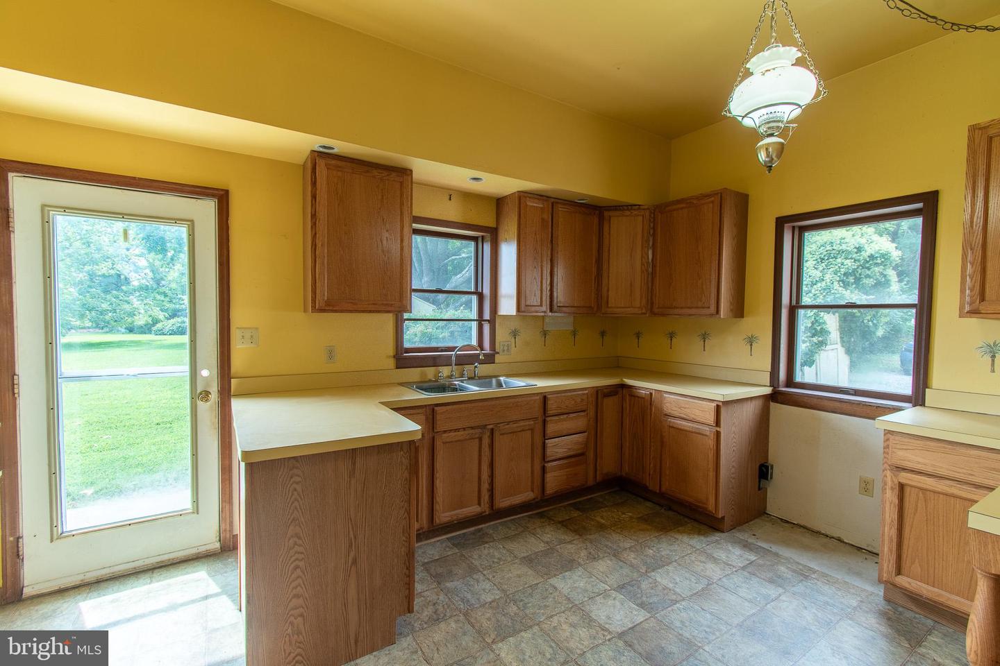 6253 Middle Point Rd Property Photo 40