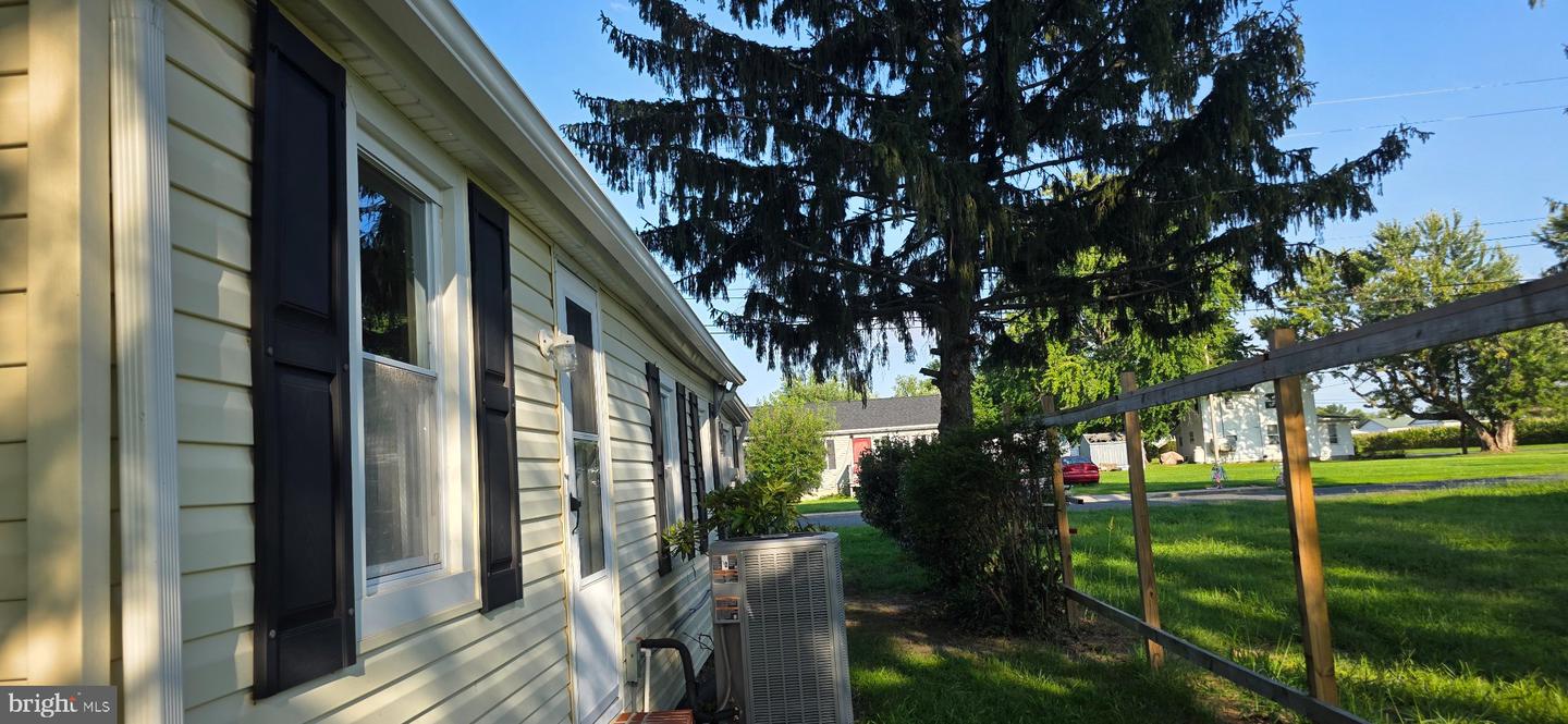 4070 Hennisee Ln Property Photo 3