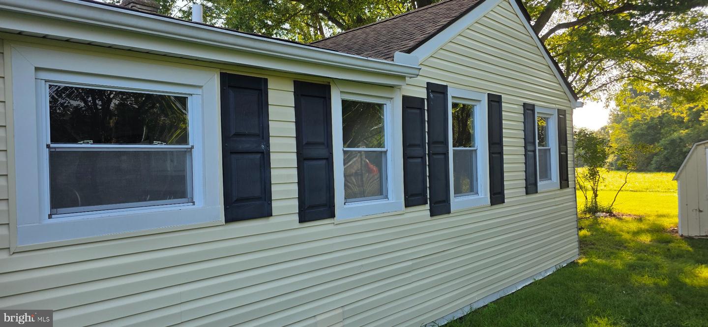 4070 Hennisee Ln Property Photo 4