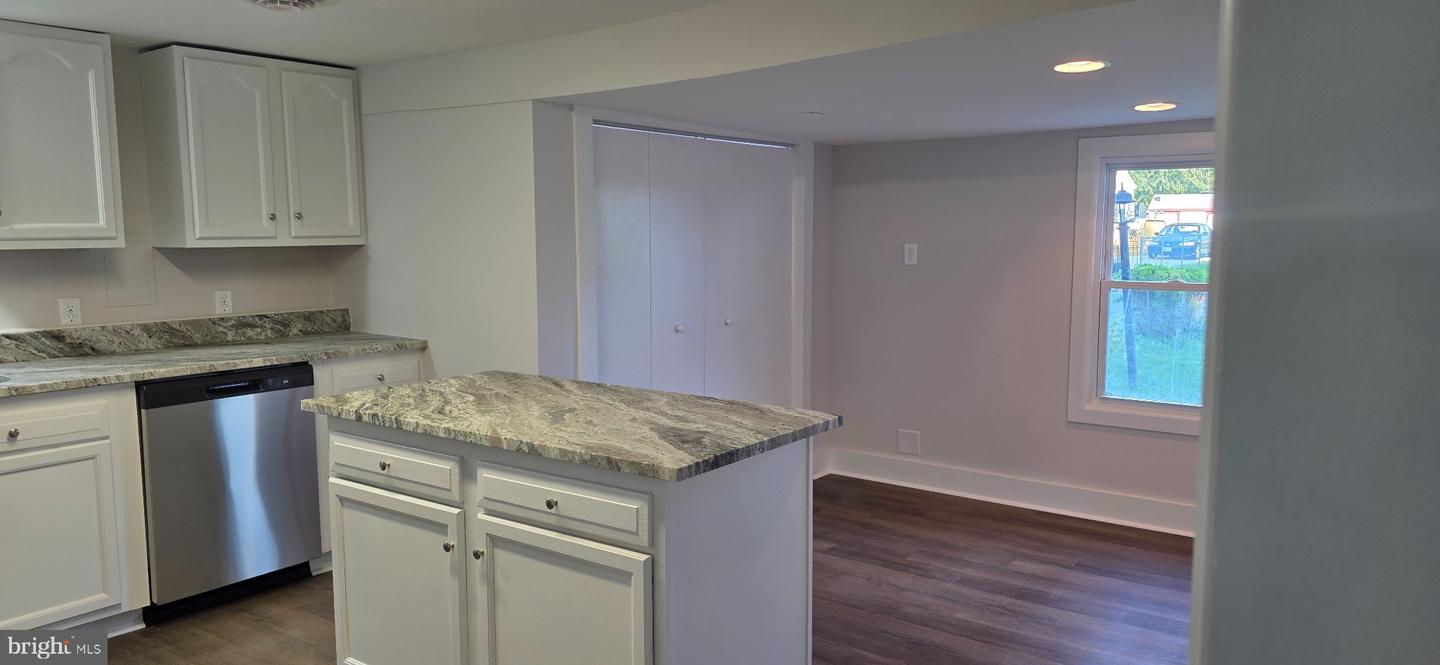 4070 Hennisee Ln Property Photo 6