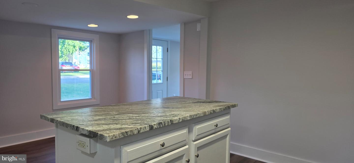 4070 Hennisee Ln Property Photo 9
