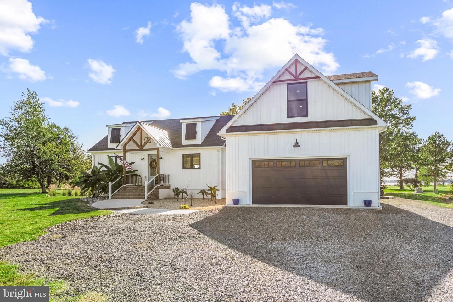 29629 Ferry Point Dr Property Photo 3