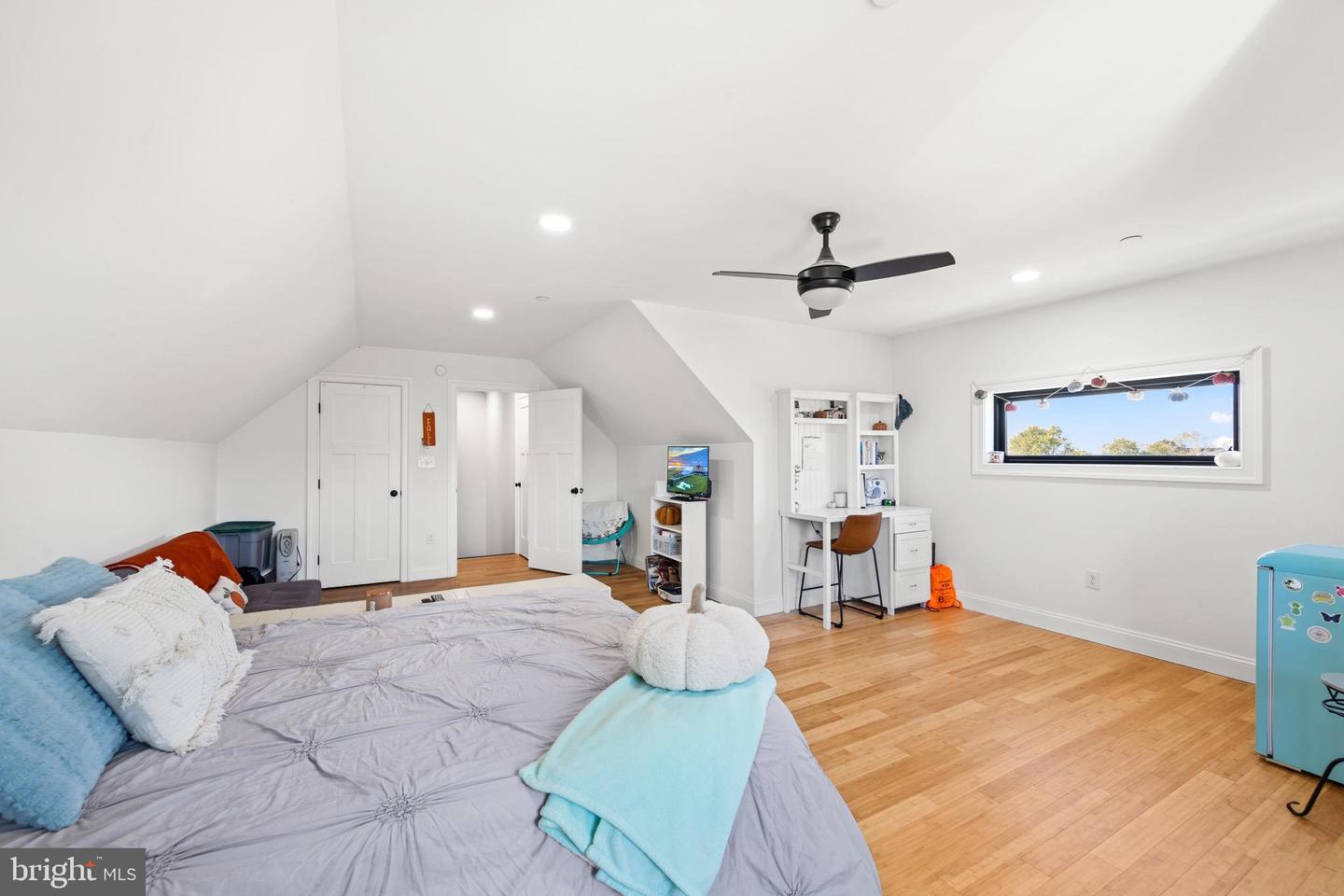 29629 Ferry Point Dr Property Photo 31