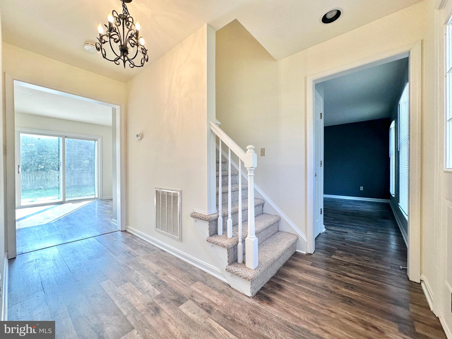 8337 Colony Cir Property Photo 4