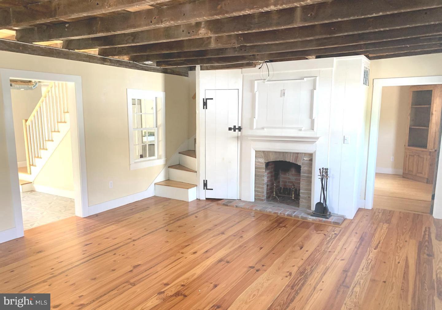 102 Locust St Property Photo 3
