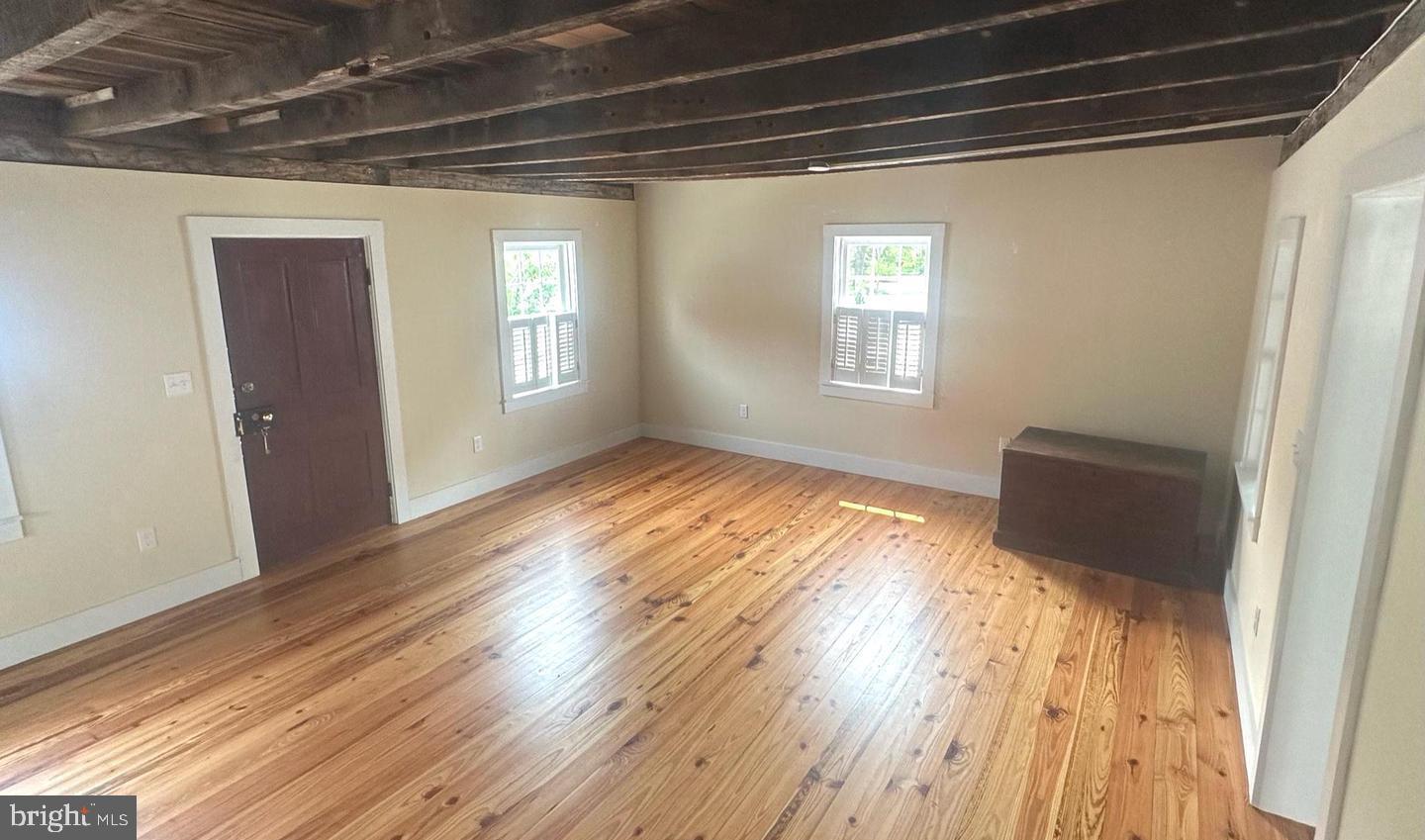 102 Locust St Property Photo 4