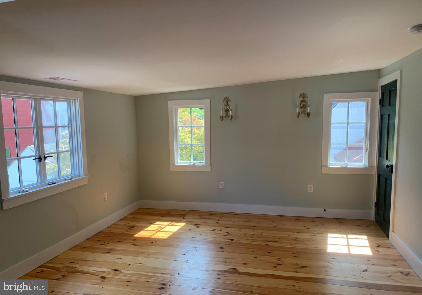 102 Locust St Property Photo 13