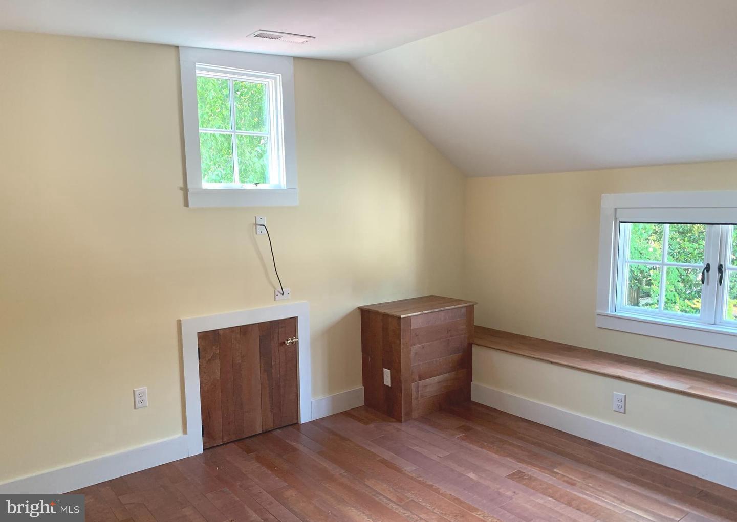 102 Locust St Property Photo 14