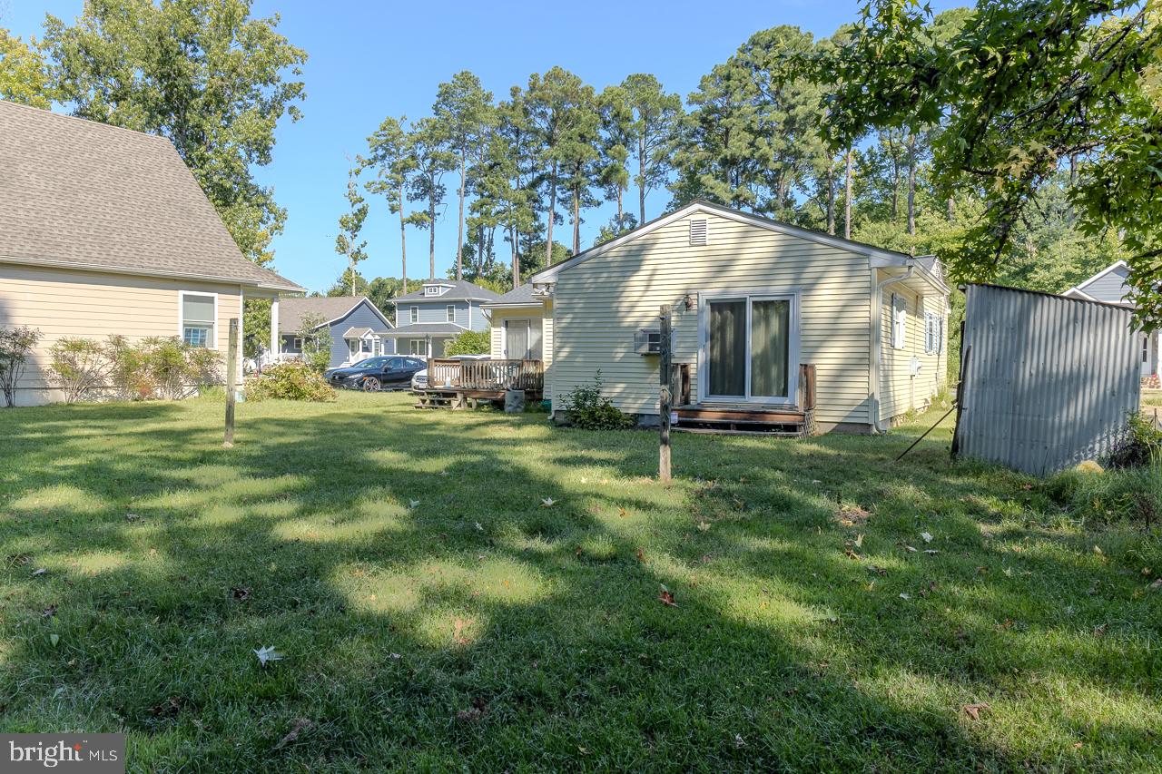 210 Brooks Ln Property Photo 6