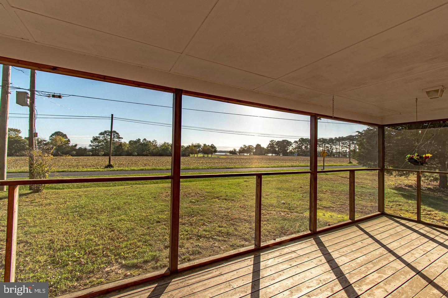 7612 Sherwood Rd Property Photo 3