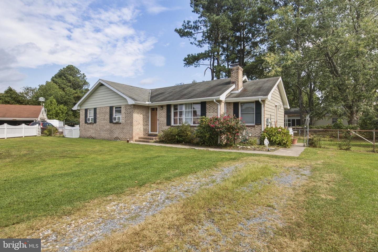 29499 LAURWAYN DR Property Photo 1