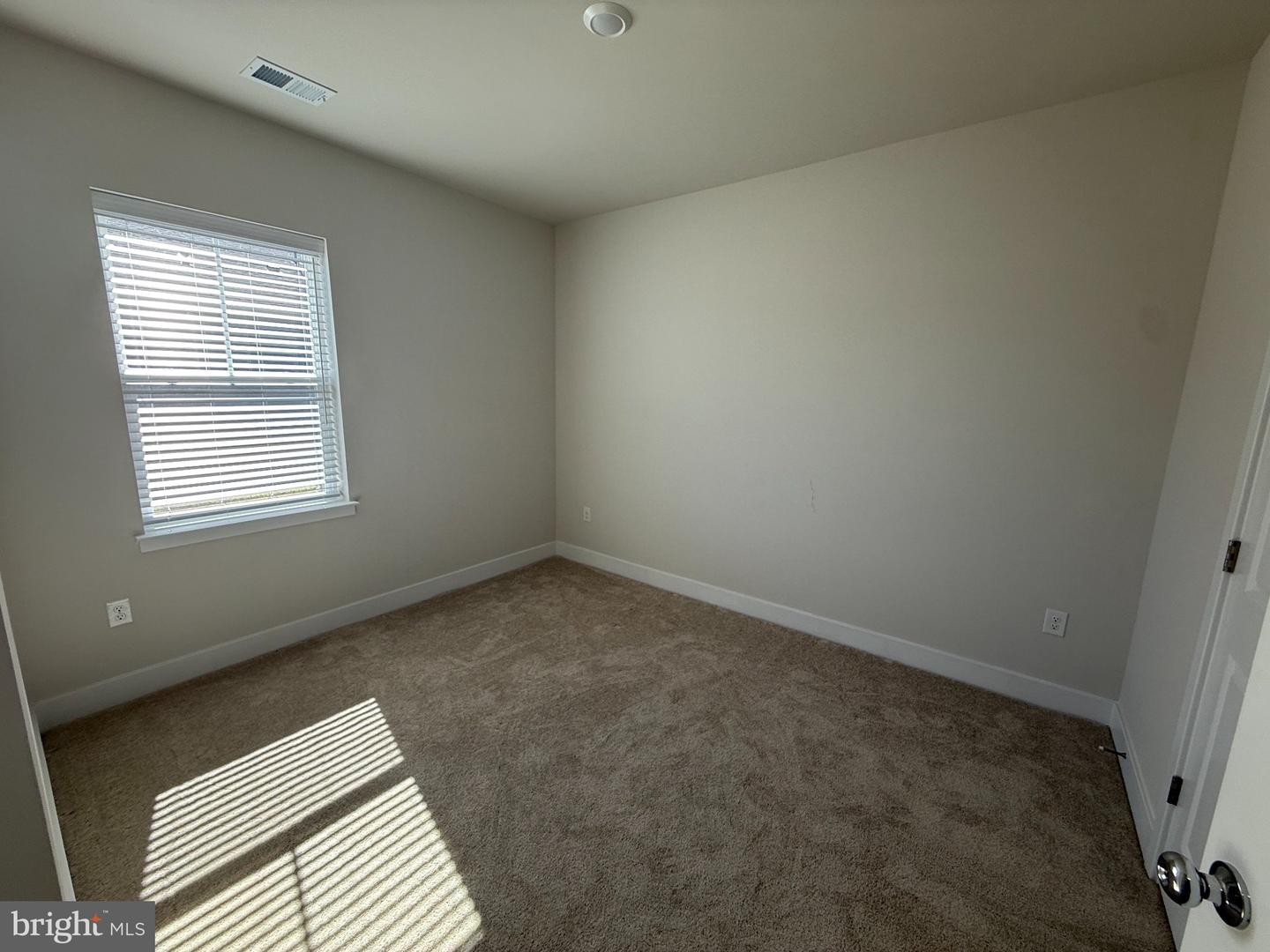 1662 Lake Placid Dr Property Photo 9