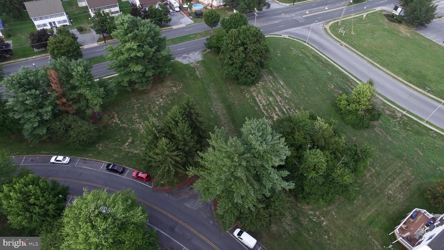 Kenly Ave Property Photo 6
